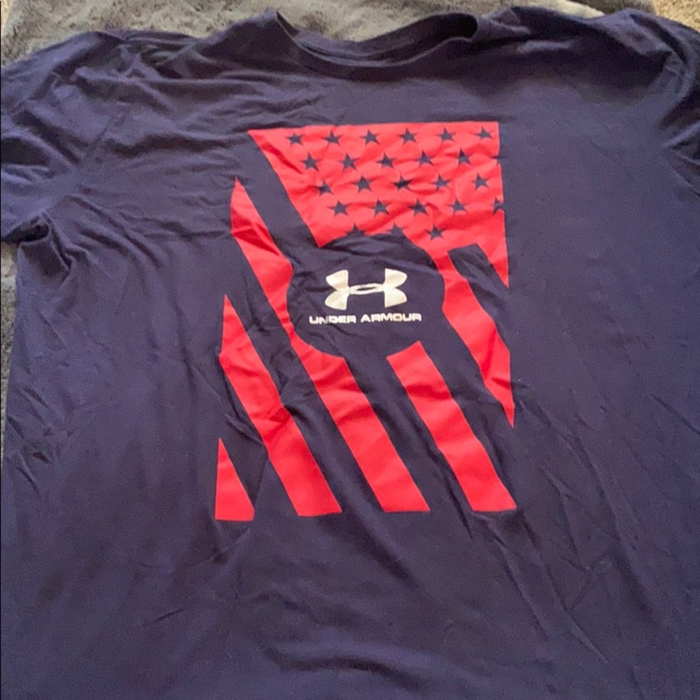 Men’s Under Armour shirt